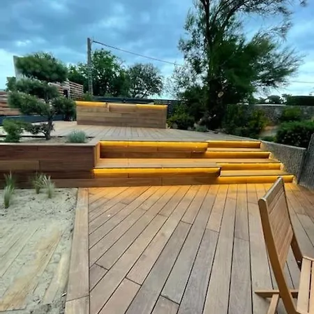 Maison Front De Avec Acces Direct A La *